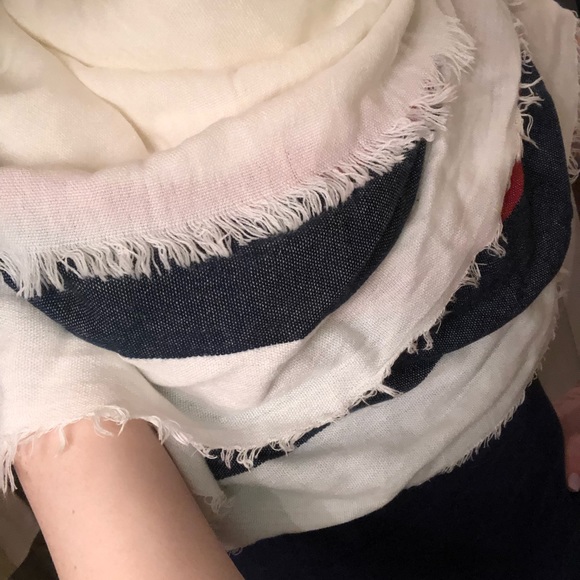 Blanket 🧣❄️ - Picture 3 of 3